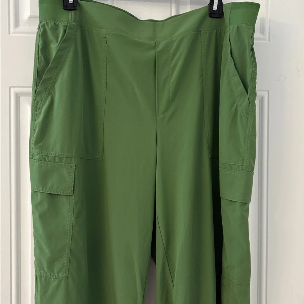 Athleta Women's Brooklyn Heights Green Cargo Pants Size 20 - Picture 6 of 6